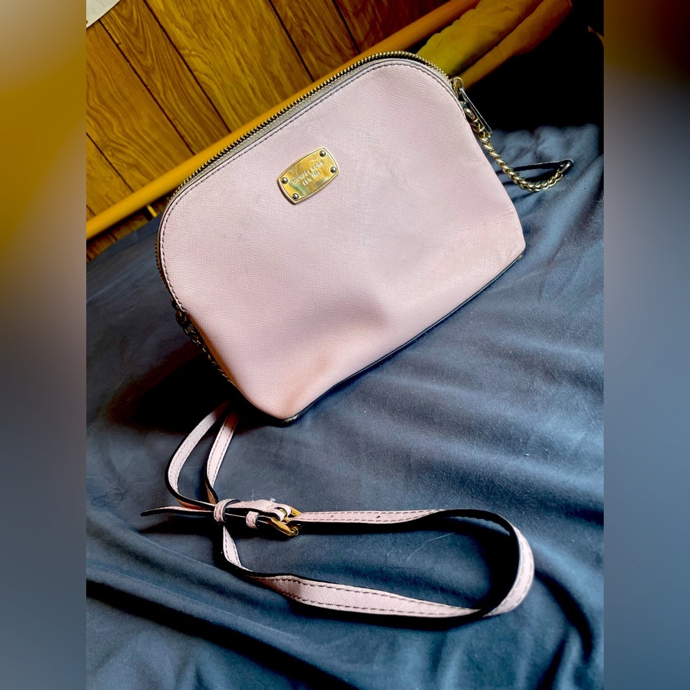 Light Pink Michael Kors Crossbody Purse